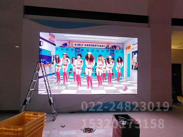 小间距LED显示屏 (12)